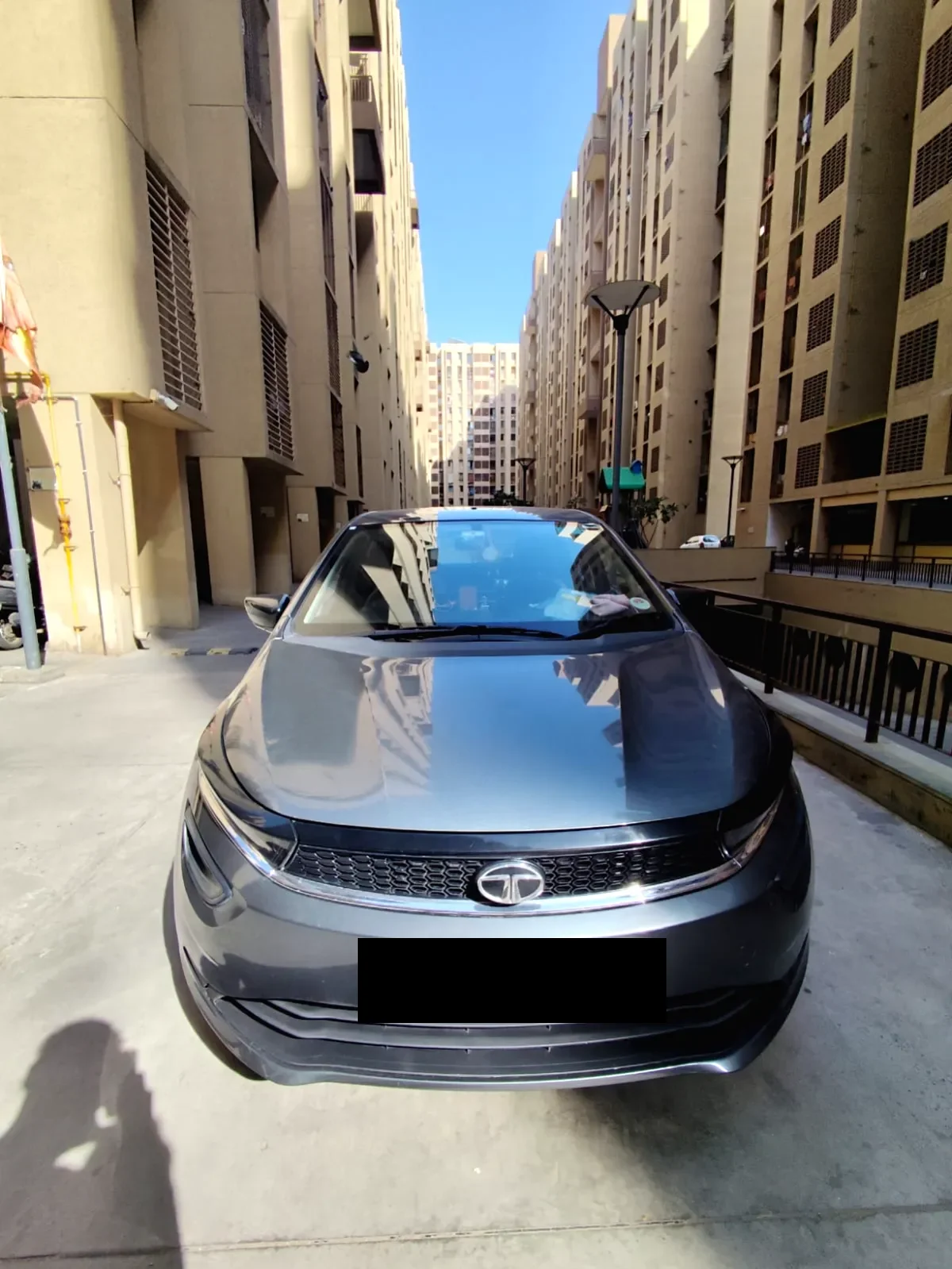 Tata Altroz XE rental Ahmedabad to Mount Abu