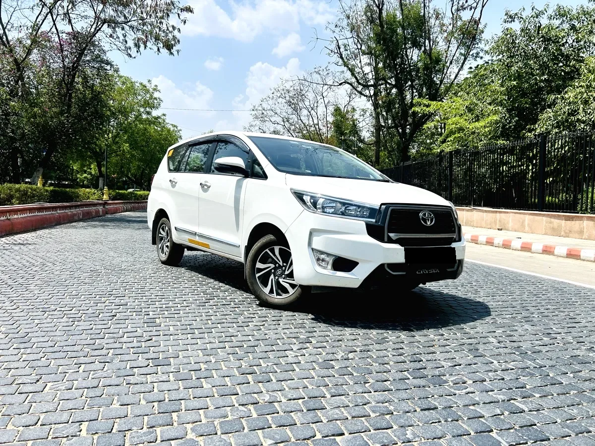 Innova Crysta rental in Jaipur