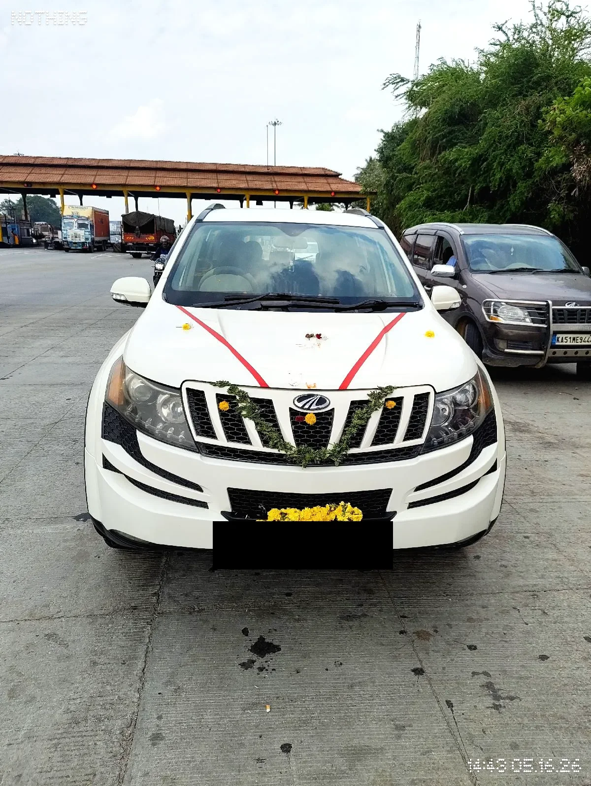 Mahindra Xuv 500 FWD W8 rental Ooty to Bangalore
