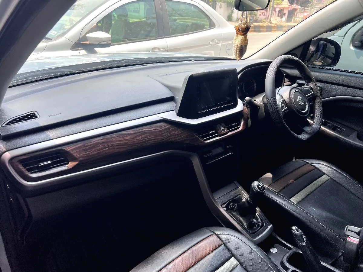 Maruti Brezza 2024 — photo 6 of 6